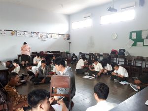 BELAJAR SEJARAH DENGAN TIDAK MEMBOSANKAN