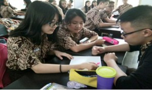 BELAJAR LEBIH BERSEMANGAT DENGAN METODE BERMAIN