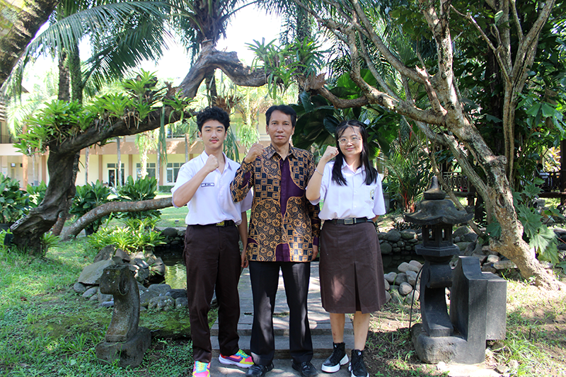 Mengukir Kenangan dan Kemenangan Mengukir Kenangan dan Kemenangan