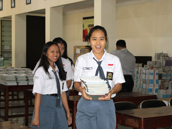Permisi, Ada Paket