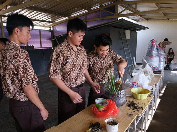 Hijau di Dalam Kelas