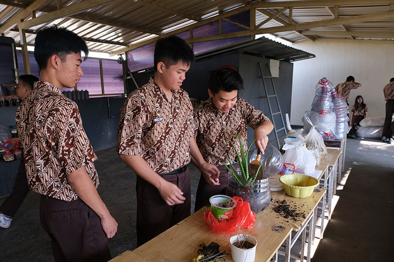 Hijau di Dalam Kelas