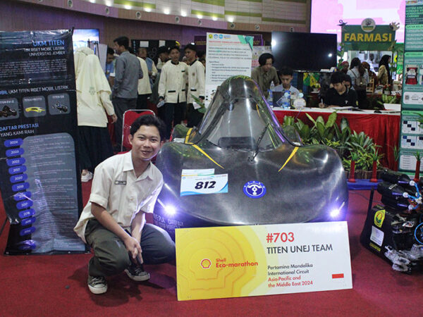SMAK Santo Paulus main ke UNEJ