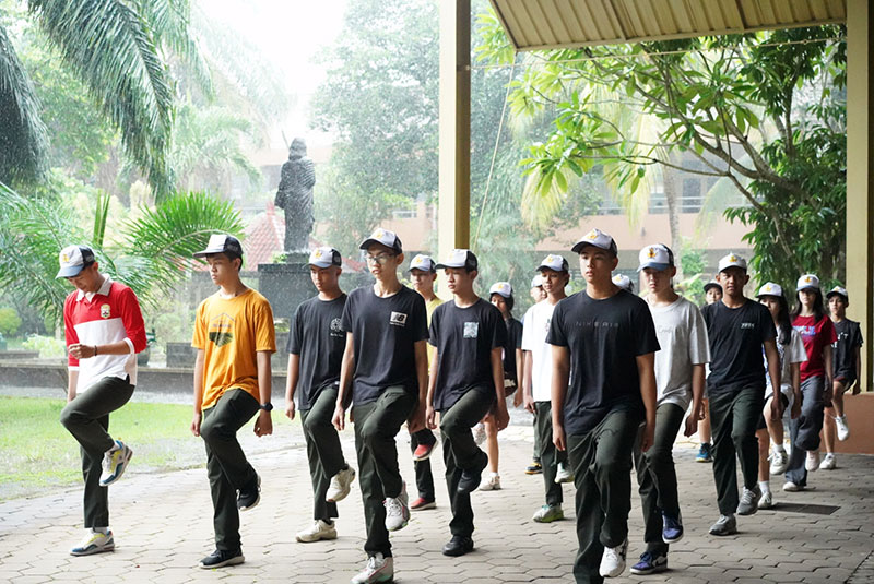 Seluruhnya, Pimpinan Saya Ambil Alih!