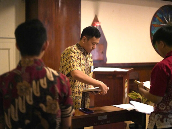 Harmoni Agama: Ibadah Sesuai dengan Keyakinannya