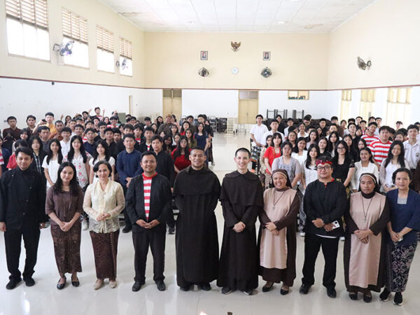 Pertobatan Ekologis untuk Peziarah Harapan SaintPaul! Pertobatan Ekologis untuk Peziarah Harapan SaintPaul!