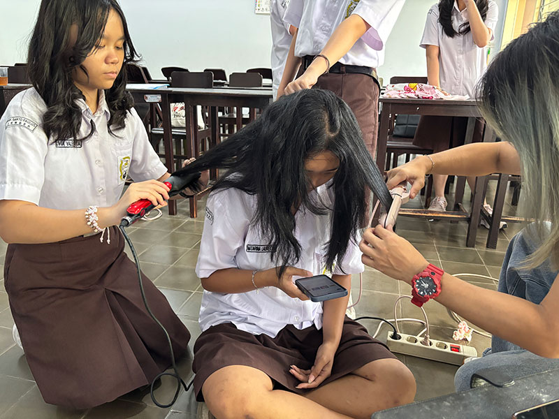 Bukan Sekadar Hairstyling