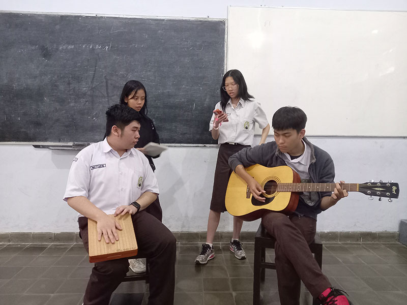 Hidupkan Kata-Katamu Lewat Lagu!