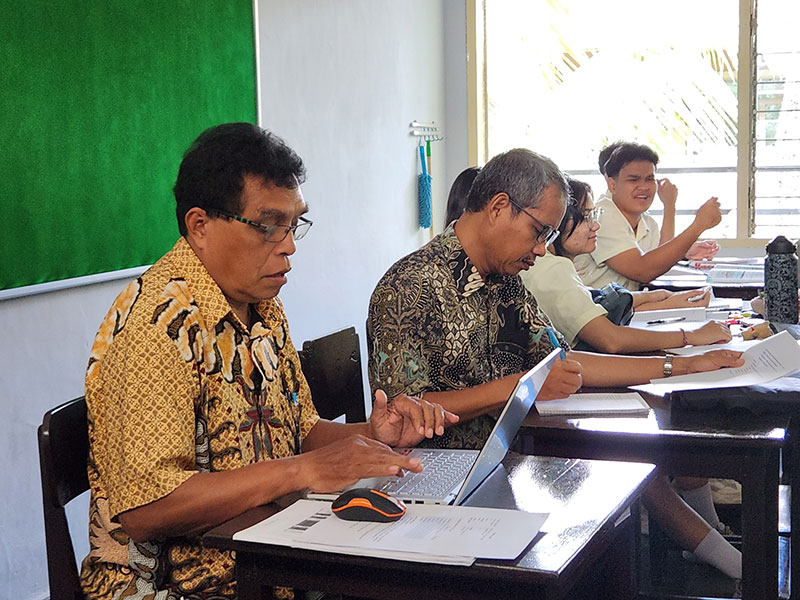 Kunjungan Yayasan ke Sekolah