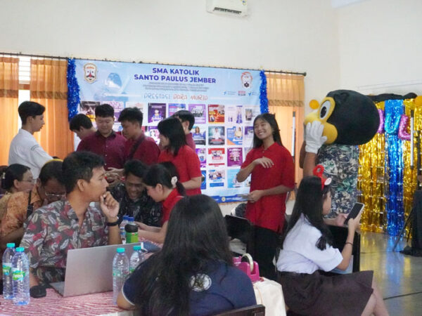 Mengenal Lebih Dekat SMAK Santo Paulus Mengenal Lebih Dekat SMAK Santo Paulus