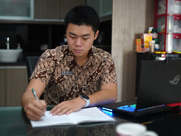 Pendekatan Diri dengan Teknologi