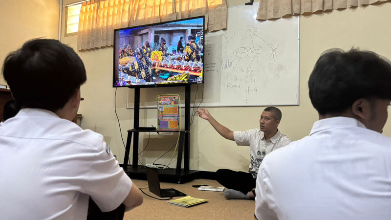 Belajar Sejarah Tanpa Drama Ngantuk