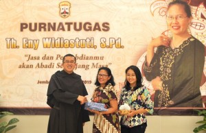 ADA PERTEMUAN, ADA PERPISAHAN BERSAMA GURU TERCINTA, IBU ENY ADA PERTEMUAN, ADA PERPISAHAN BERSAMA GURU TERCINTA, IBU ENY