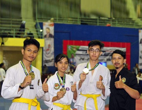 Juara Taekwondo Tingkat Propinsi Jawa Timur