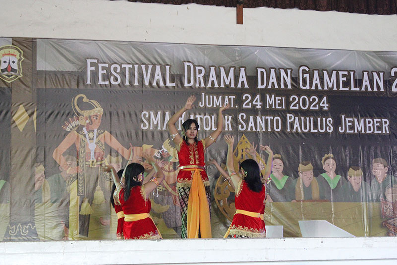 Saint Paul Unjuk Seni