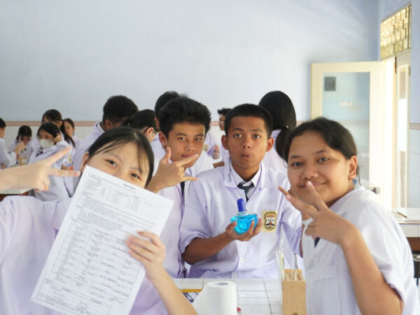 Praktikum Kimia, Belajar Lebih Menyenangkan