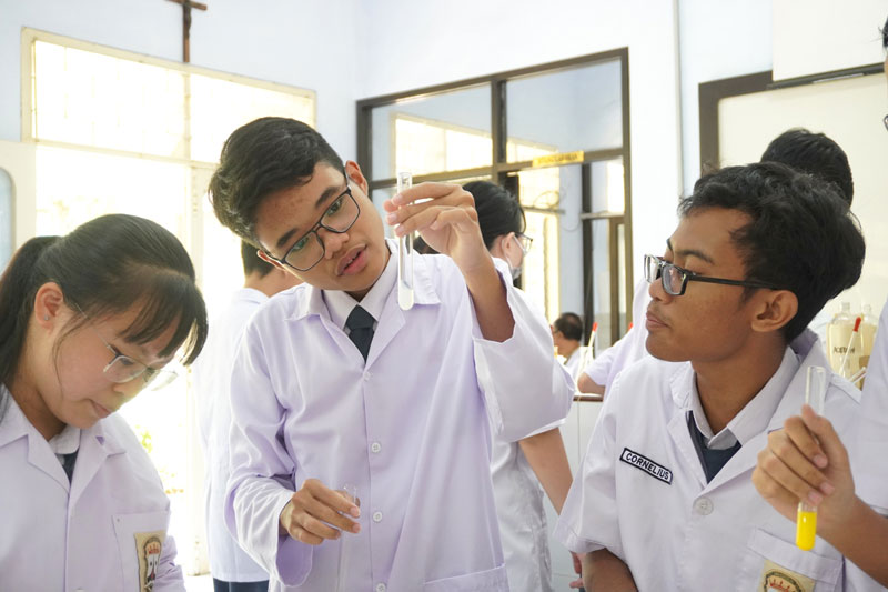 Rahasia Di Balik Setetes Larutan: Molaritas Rahasia Di Balik Setetes Larutan: Molaritas