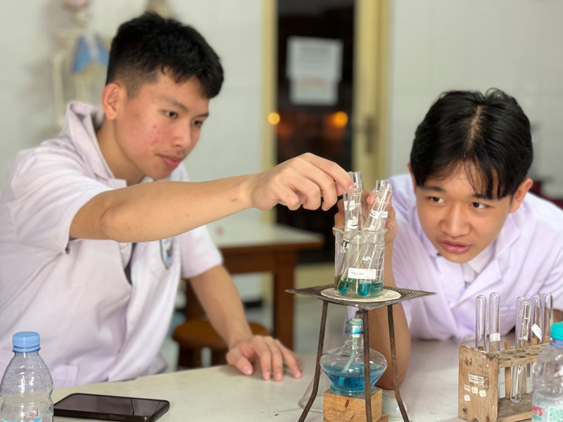 Mengintip Kesehatan Tubuh Lewat Uji Glukosa Urin Mengintip Kesehatan Tubuh Lewat Uji Glukosa Urin