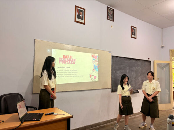 Simulasi Sidang KTI Kelas XII Simulasi Sidang KTI Kelas XII