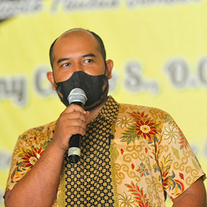 Di Balik Ketegasan Bu Tri Sampai Kisah Semangkuk Mi Ayam