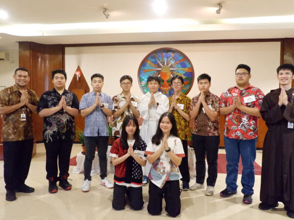 Buktikan Keberagaman Melalui Uprak Agama Buktikan Keberagaman Melalui Uprak Agama