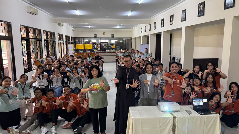 “Menyelami Diri” di SMAK Santo Paulus