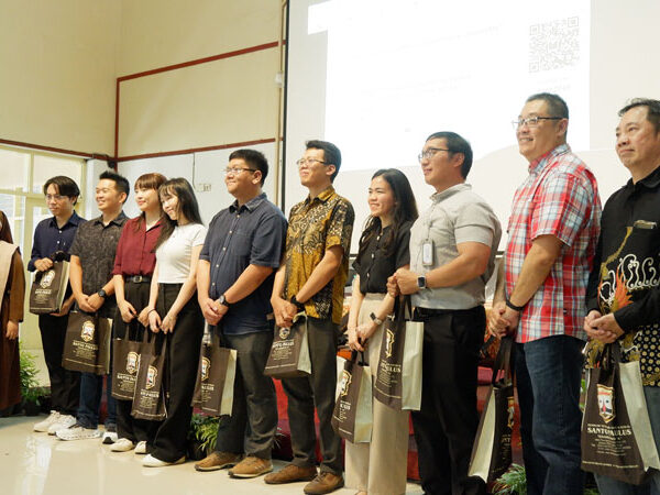 Belajar Merancang Masa Depan dari Para Alumni