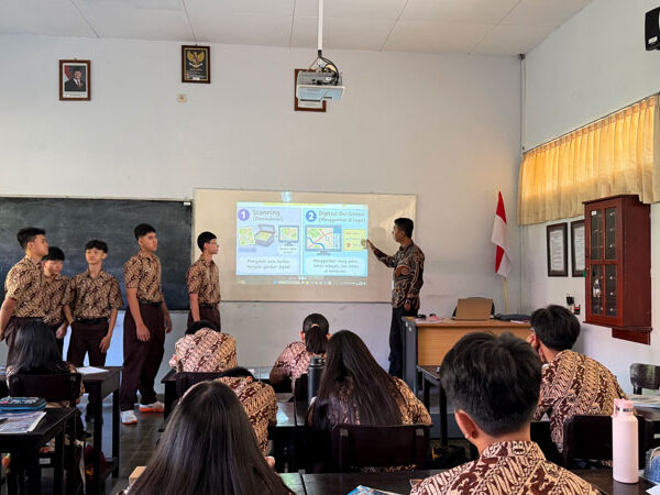 Bersama-sama Membaca Dunia