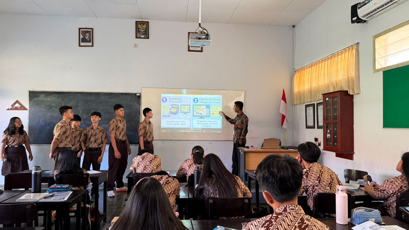 Bersama-sama Membaca Dunia Bersama-sama Membaca Dunia